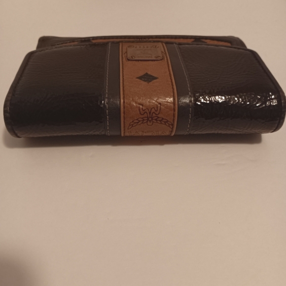 Preloved mcm wallet (unisex) - Picture 11 of 14
